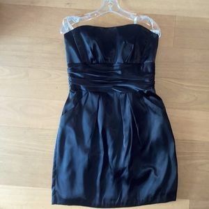 Formal Black strapless dress with pockets. Size 10. Perfect condition.